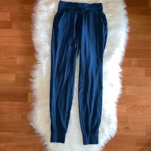 ⭐️  Women’s Lululemon Ready To Lulu Joggers
